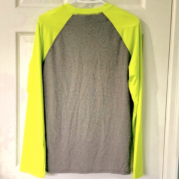 NEW! Reebok Boys' Swim Long Sleeve Raglan Rash Guard Top Size XL - Picture 2 of 6